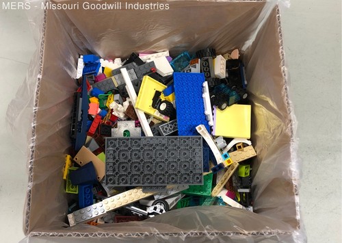 Lego bulk lot mixed bricks - bulk,